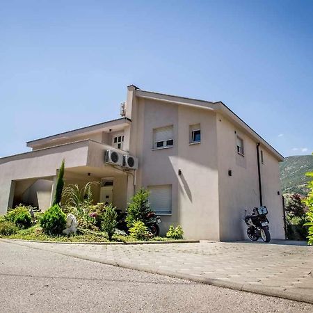 Villa Mir モスタル エクステリア 写真