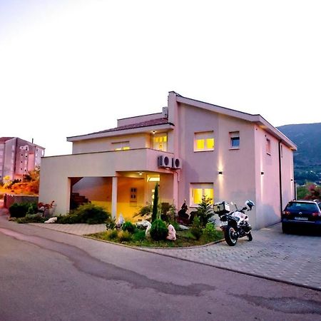 Villa Mir モスタル エクステリア 写真