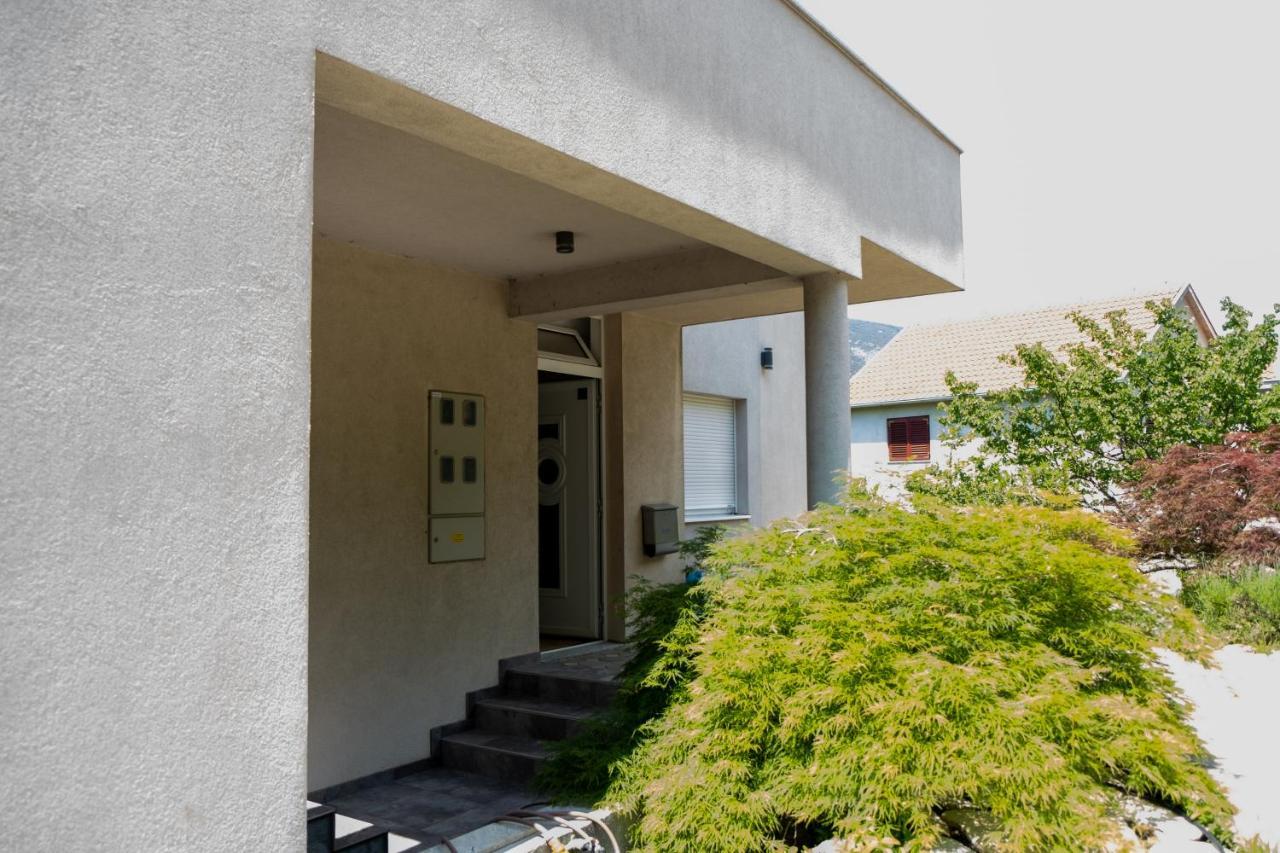 Villa Mir モスタル エクステリア 写真