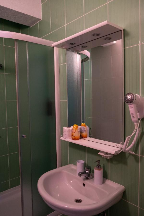 Villa Mir モスタル エクステリア 写真