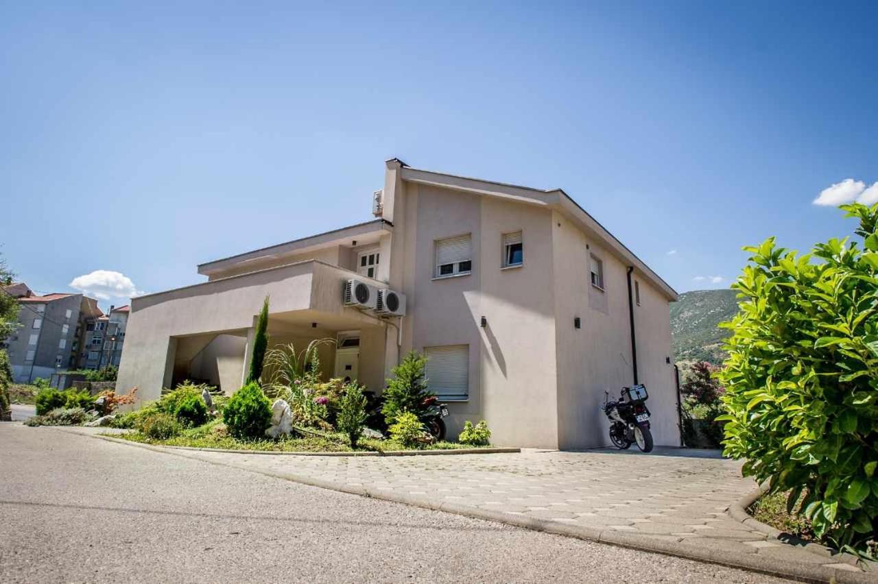 Villa Mir モスタル エクステリア 写真