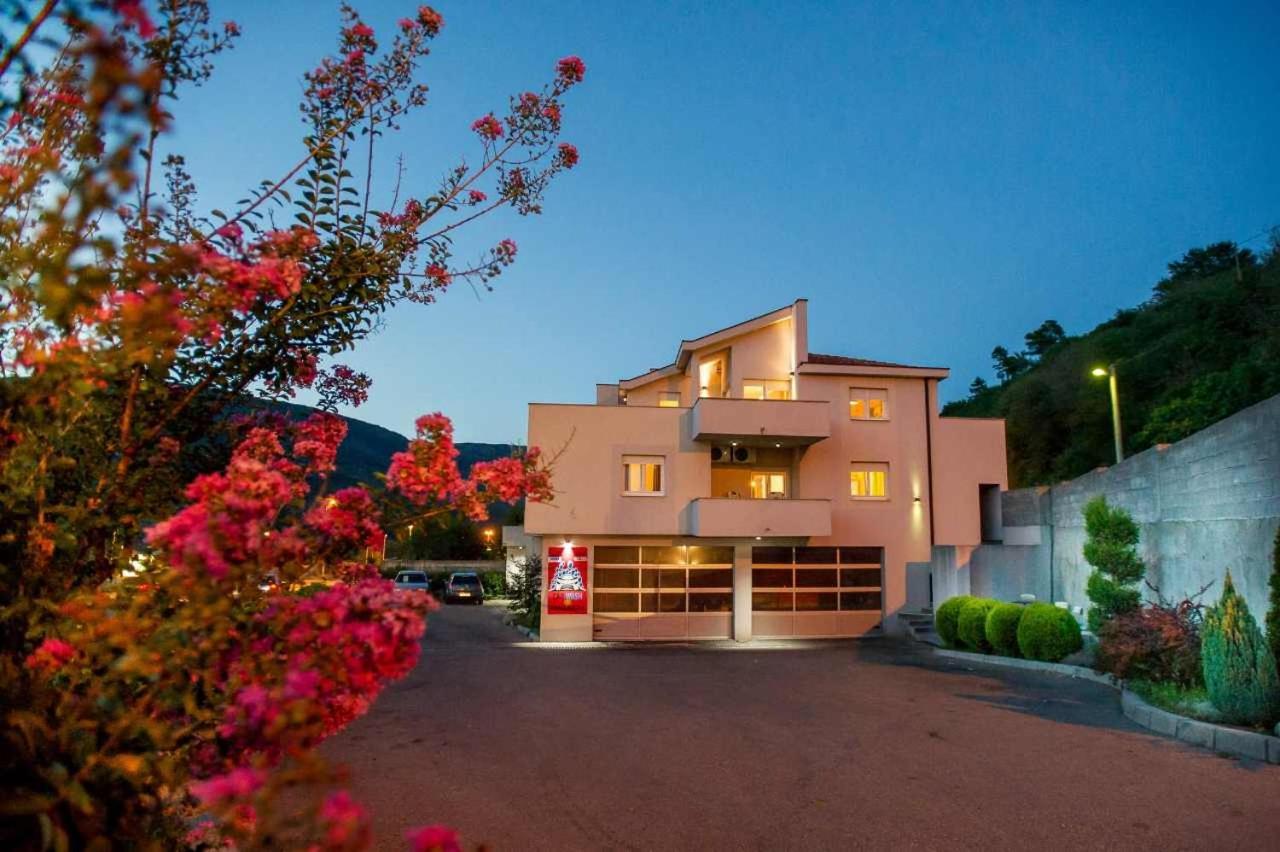Villa Mir モスタル エクステリア 写真